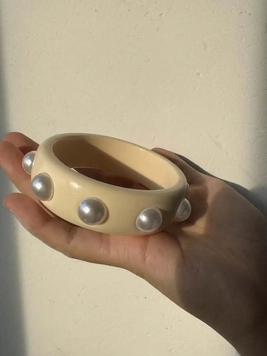 HUANQI Asymmetrical Irregular Beige Acrylic Faux Pearl Resin Bracelet for Women Girls Oversized Thick Fashion Jewelry Gifts New