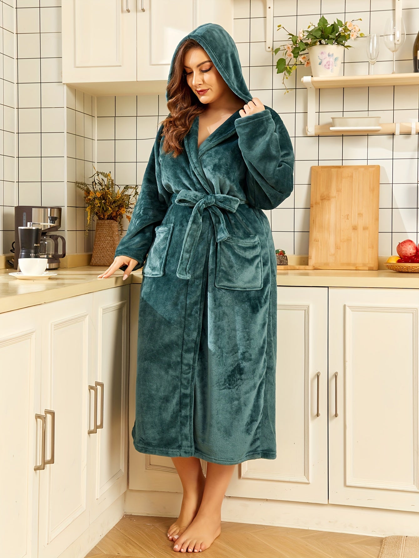 Warm and Comfortable Women's Large Size Hooded Robe - Soft Long-sleeved Pajamas Homewear for Fall and Winter - Leisure Facecloth Bathrobe