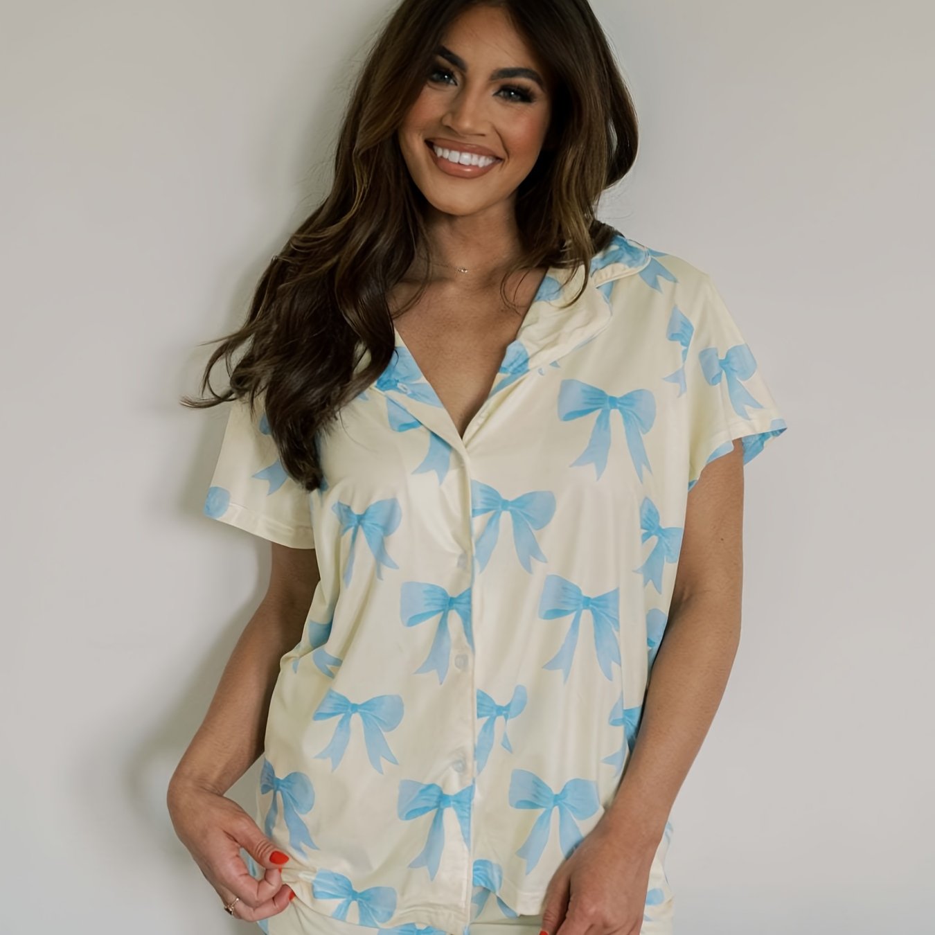 Cozy Women's Short Sleeve Pajamas Set - Soft, Button-Front, Relaxed Fit, Breathable, Comfortable Sleepwear for a Restful Night's Sleep - Ideal for Lounging Around the House
