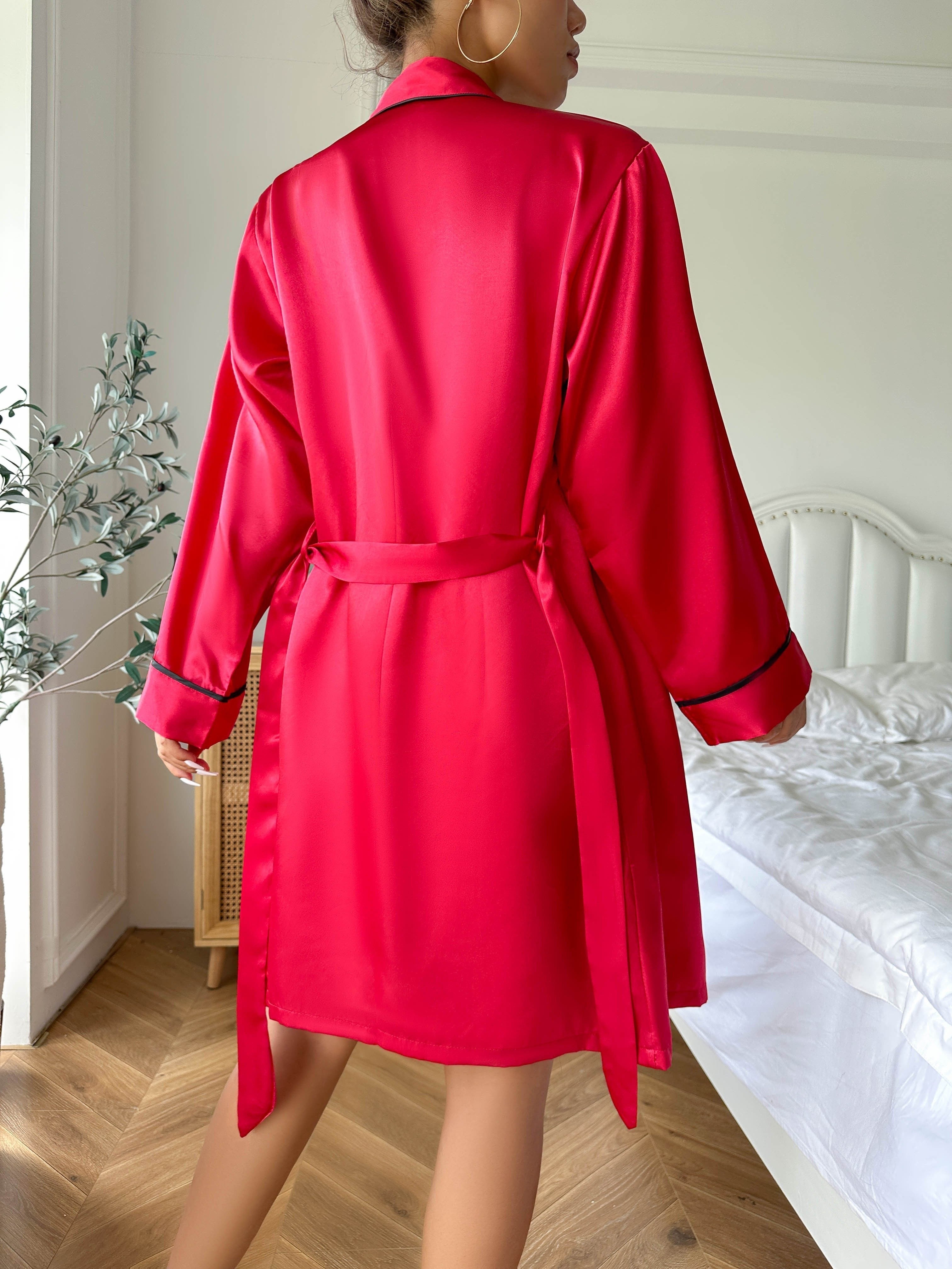 3pcs Women'S Casual Pajamas Set Suitable for All Seasons, Including a Nightgown, a Camisole And Shorts. The Silky And Breathable Fabric Is High-End And Comfortable, And Can Be Worn Indoors Or in Air-Conditioned Rooms in Summe