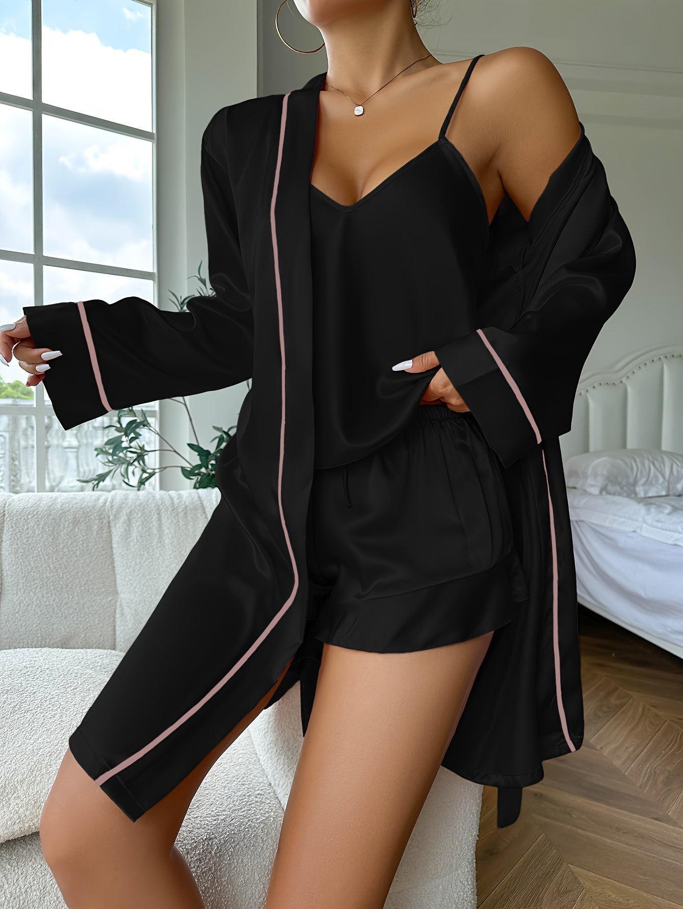 3pcs Women'S Casual Pajamas Set Suitable for All Seasons, Including a Nightgown, a Camisole And Shorts. The Silky And Breathable Fabric Is High-End And Comfortable, And Can Be Worn Indoors Or in Air-Conditioned Rooms in Summe