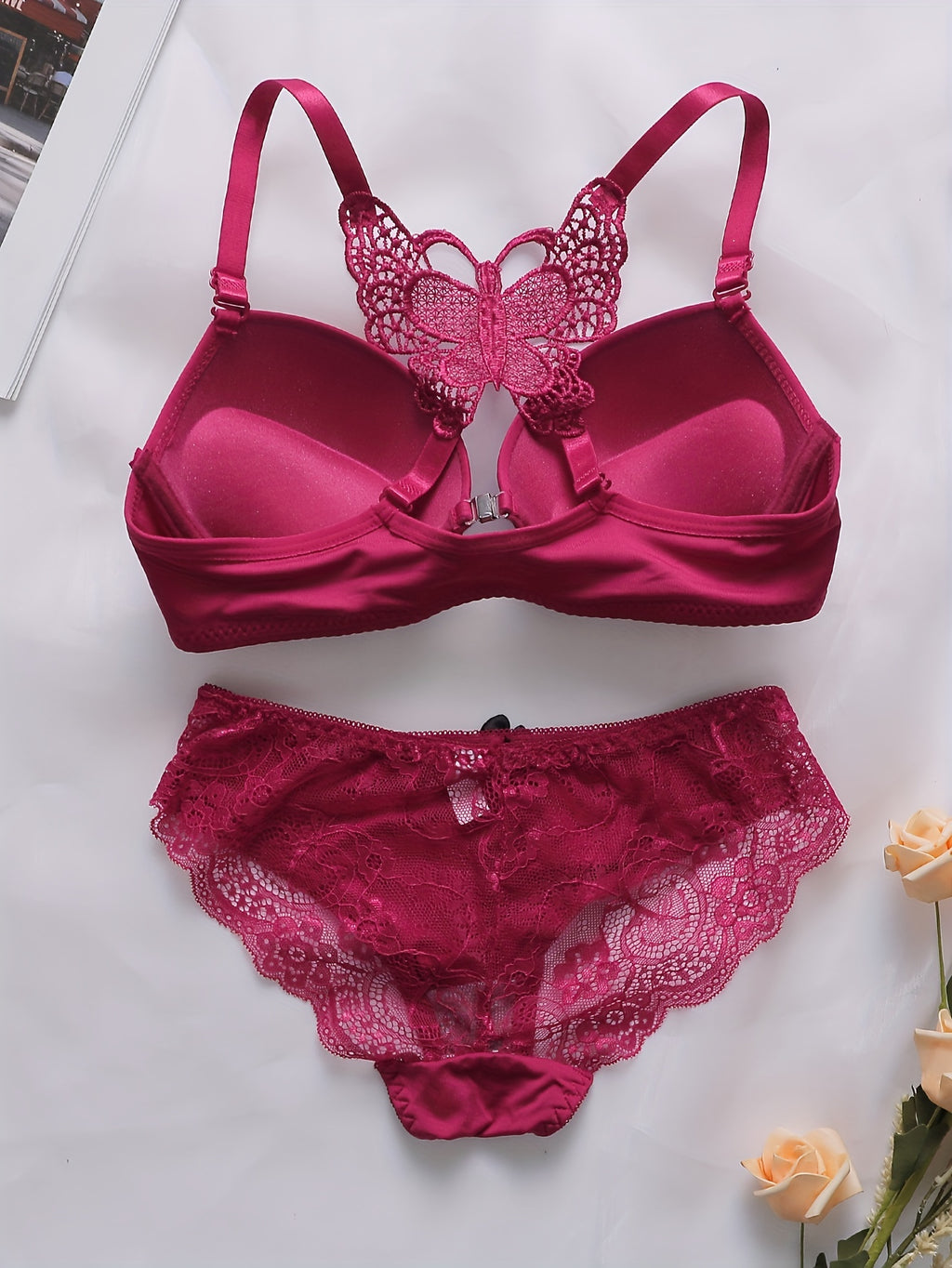 Intimate Lace Lingerie Set - Seductive Plunge Bra with Front Buckle & Scallop Trim Panties - Intricate Detailing for Womens Underwear