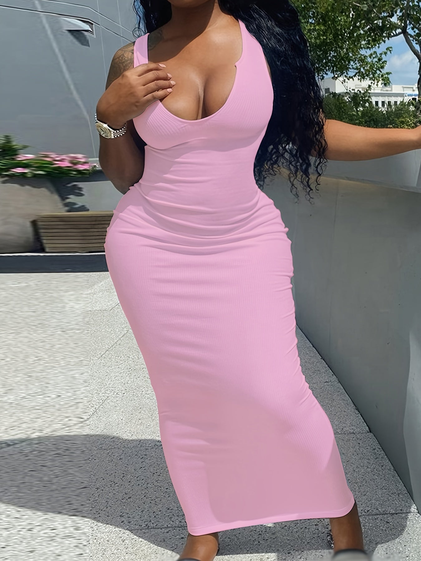 Alluring Slim-Fitting Maxi Tank Dress - Bodycon for Nightlife & Casual Events - Adjustable Straps - Stretchy, Summer-Spring Ready - Versatile Womens Wardrobe Staple
