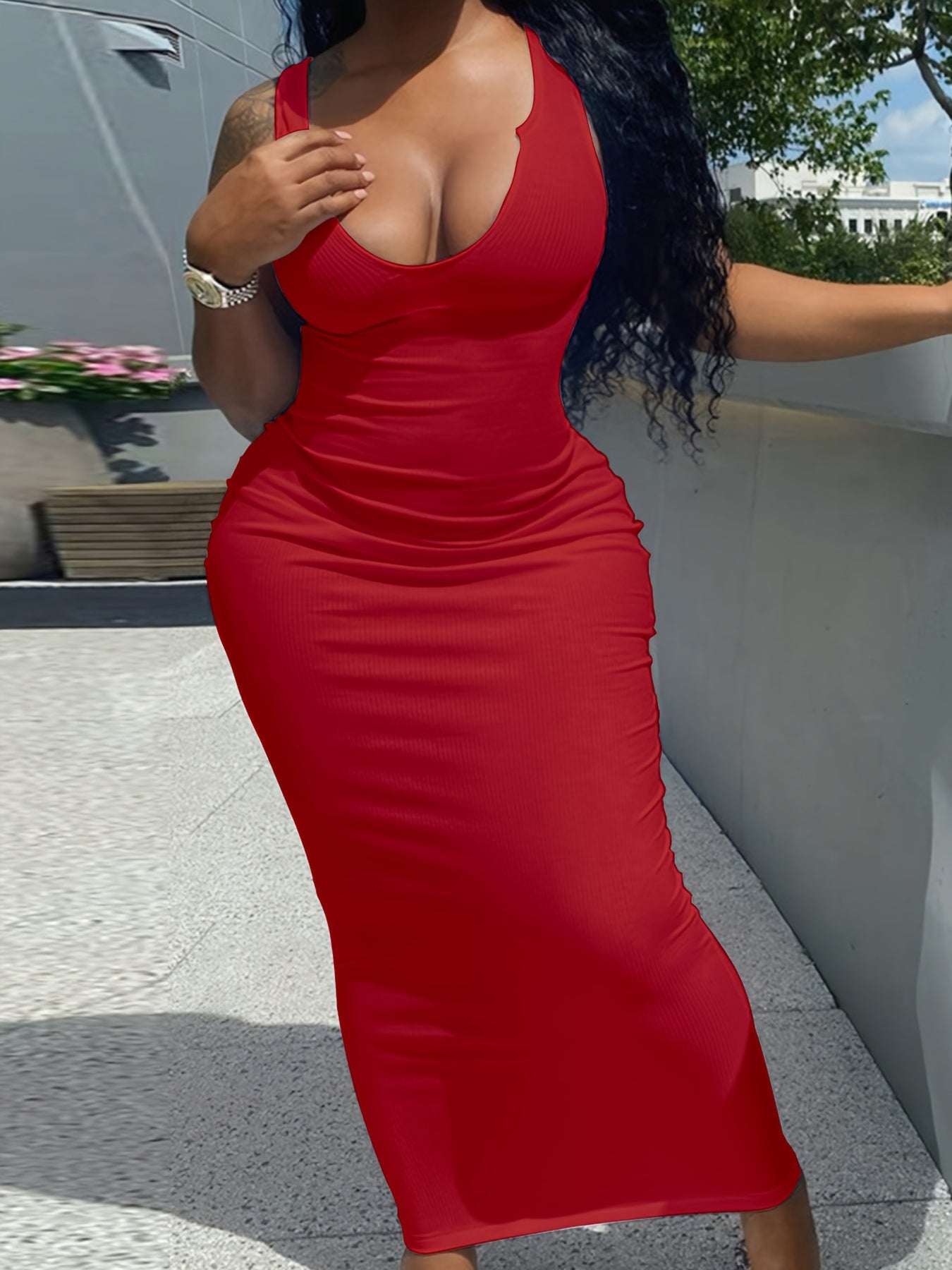 Alluring Slim-Fitting Maxi Tank Dress - Bodycon for Nightlife & Casual Events - Adjustable Straps - Stretchy, Summer-Spring Ready - Versatile Womens Wardrobe Staple