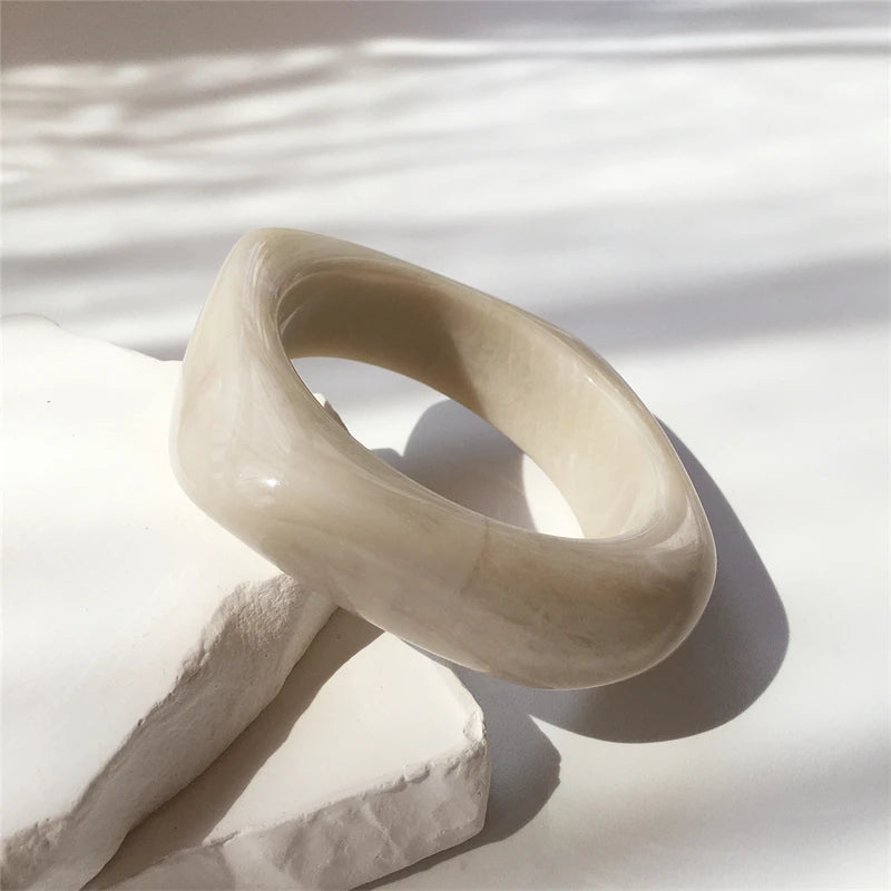 UJBOX Wholesale 63/65mm Size Irregular Square Acrylic Bangle Bracelet for Women Vintage Wedding Party Jewelry Waterproof