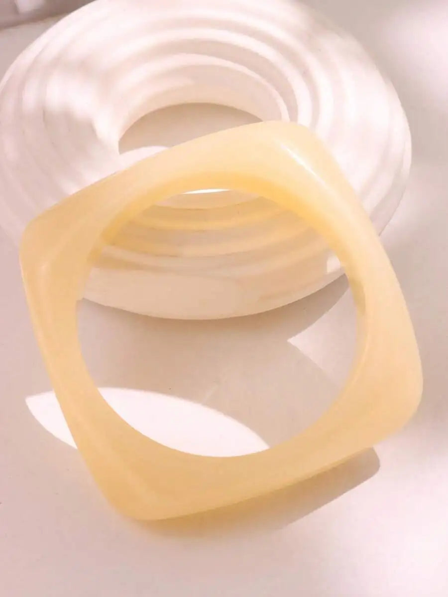 HUANQI Asymmetrical Irregular Beige Acrylic Faux Pearl Resin Bracelet for Women Girls Oversized Thick Fashion Jewelry Gifts New