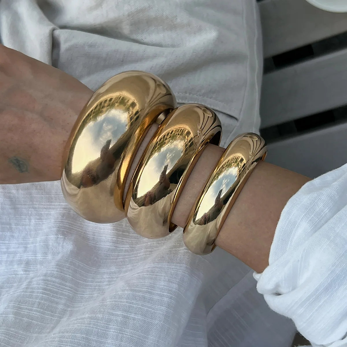 Exaggerated Big Punk Smooth Metal Wide Spring Bangles for Women Vintage Gold Color Arm Chunky Braceles Grunge Jewelry Steampunk