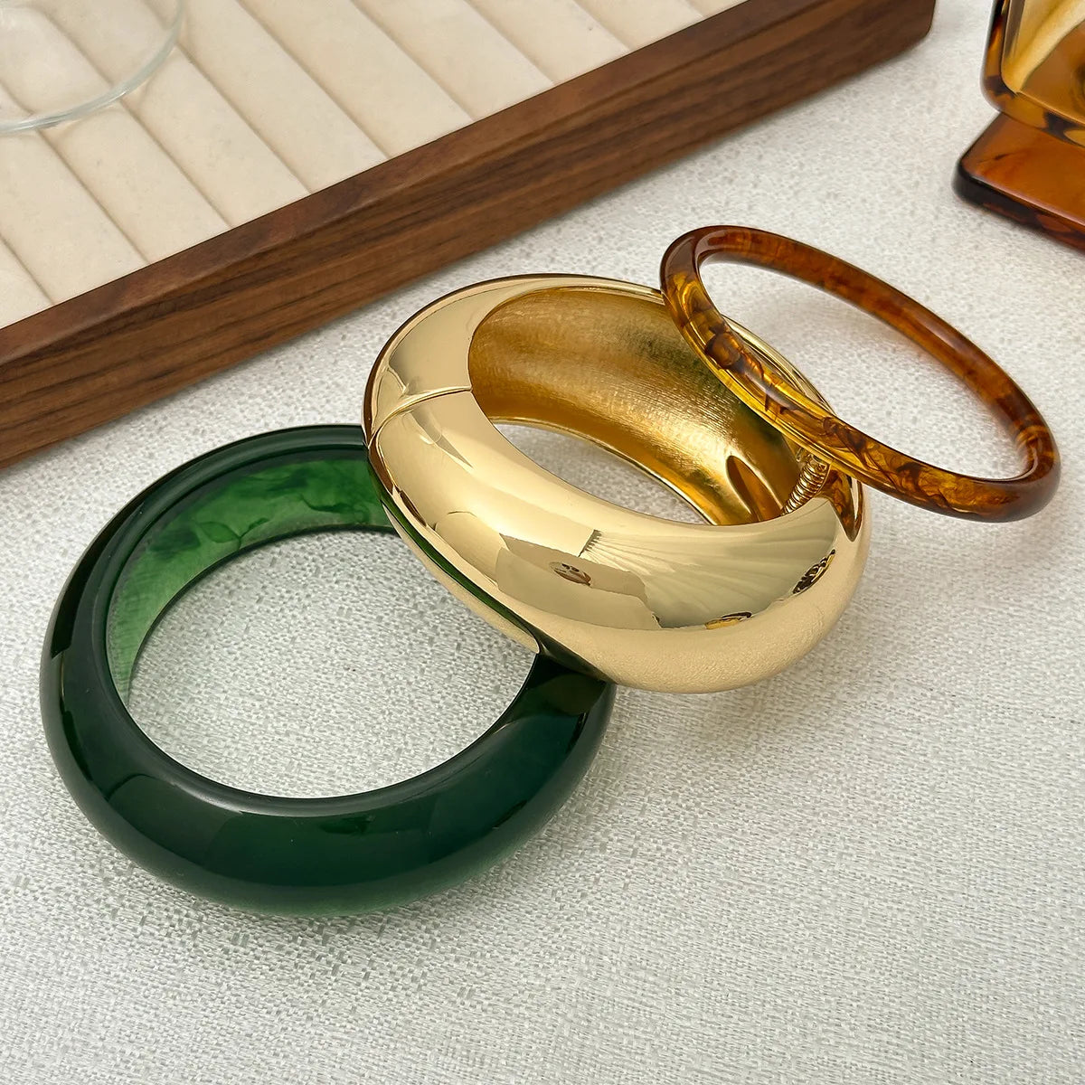 KMVEXO Vintage Irregular Acrylic Resin Chunky Bangles for Women Punk Geometric Metal Cuff Wide Bracelets Pulseras Mujer Jewelry