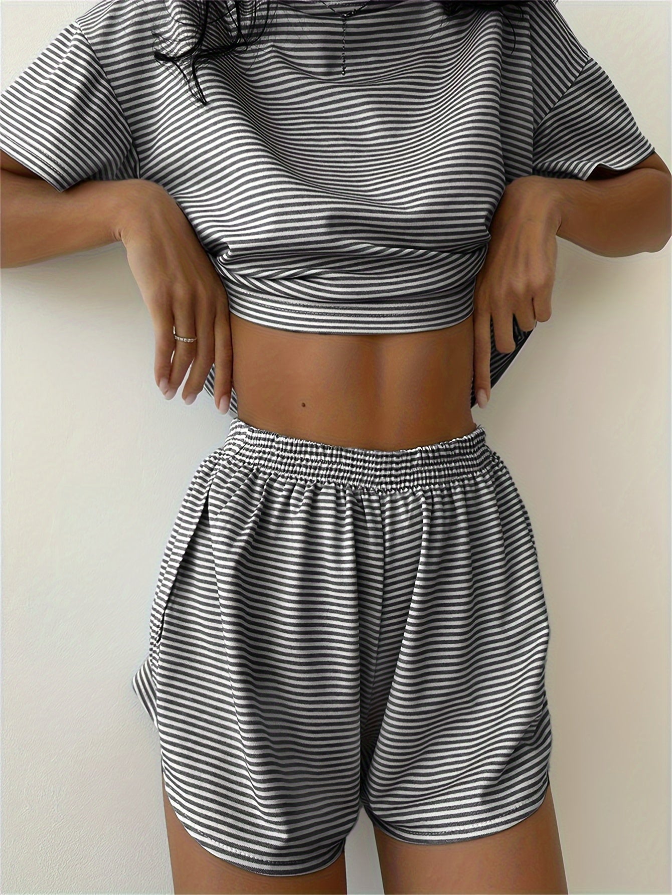 Knitted striped pajamas with loose short sleeves and slit shorts set, fashionable home clothing set, women can wear it outside